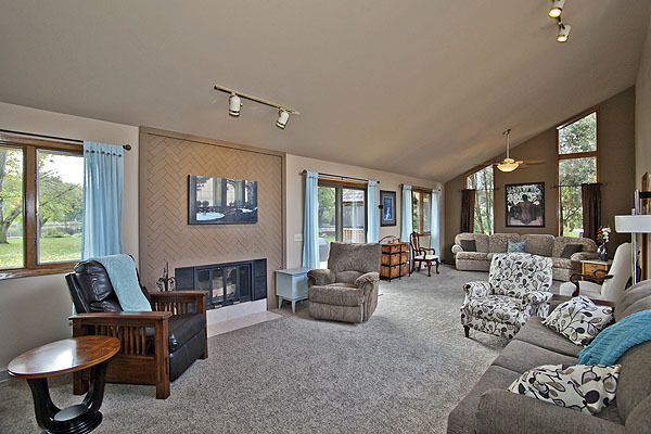 43W577 Scott Road Sugar Grove, IL 60554 - Photo 4 of 25