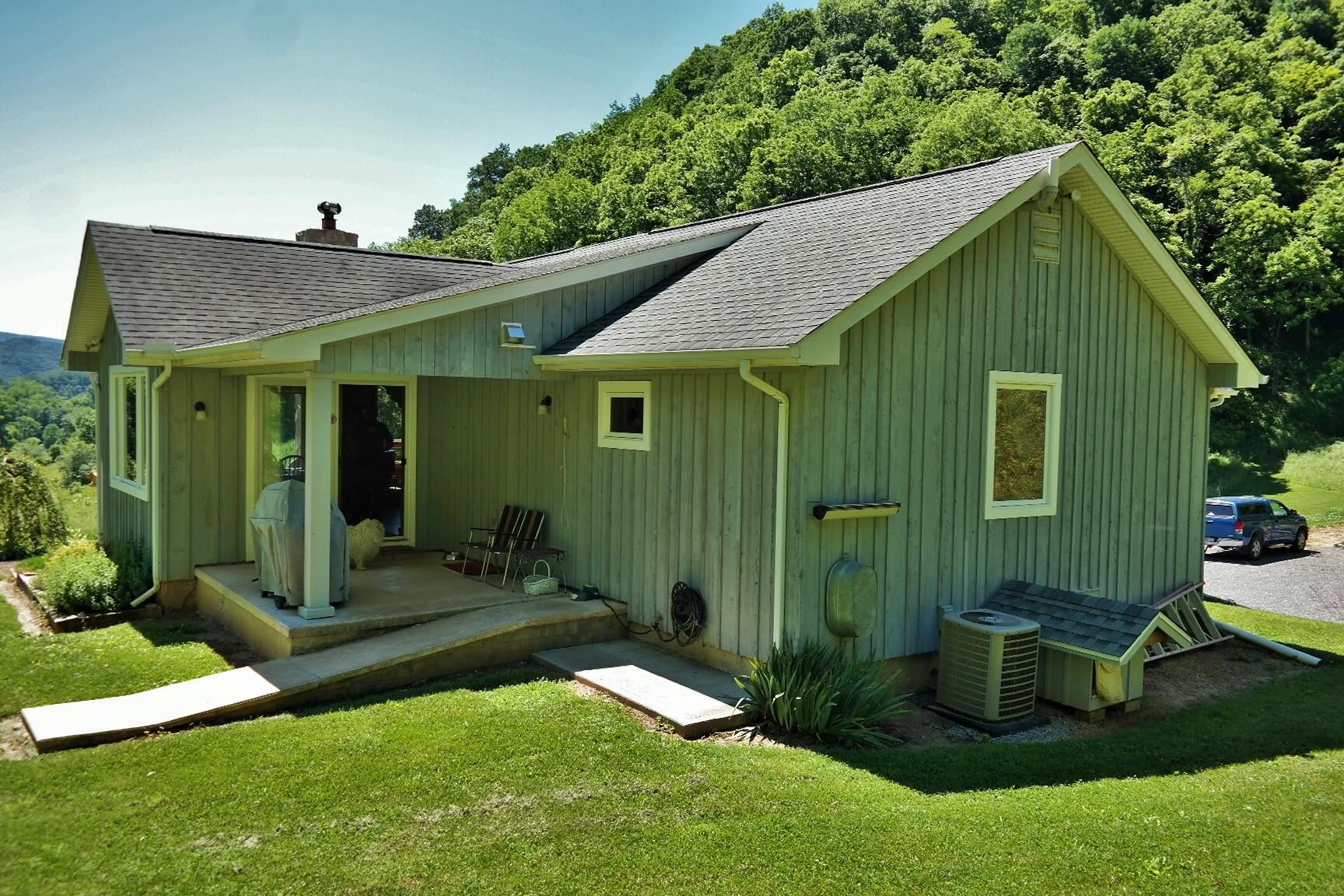 999 Walnut Ridge Road Asbury, WV 24916 - Photo 4 of 74 Gallery Image 4