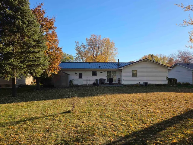 $299,900 | 1101 East Arnold Street, Sandwich, IL 60548