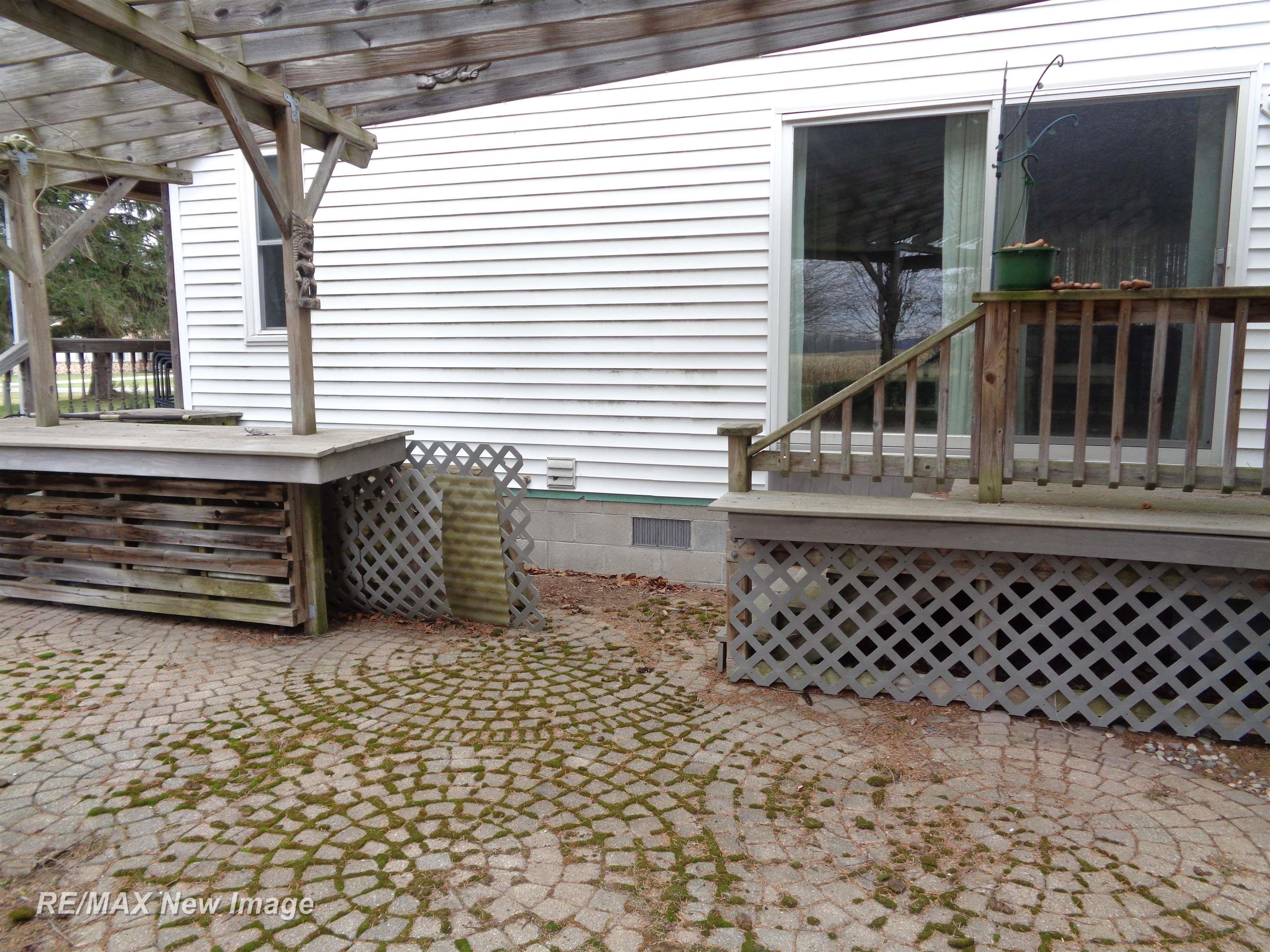 11315 Dice Road Freeland, MI 48623 - Photo 29 of 48