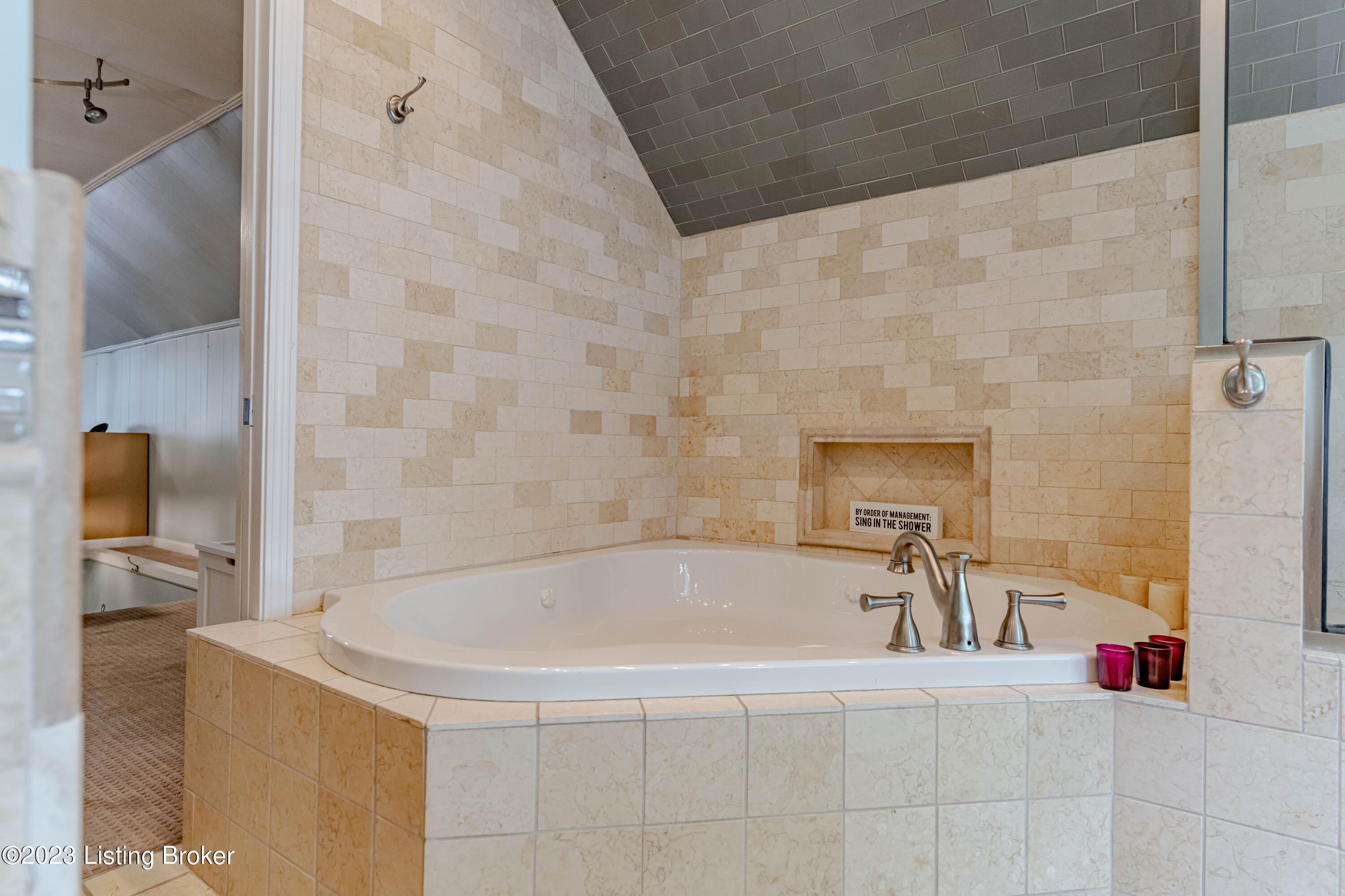 4516 Blenheim Road Louisville, KY 40207 - Photo 59 of 81 DSC00262