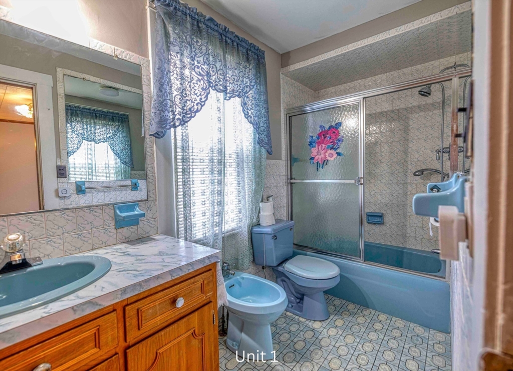 781 Eastern Avenue Fall River, MA 02723 - Photo 9 of 39