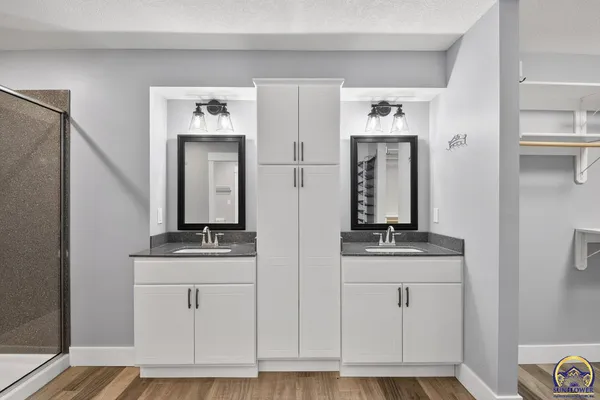 $469,900 | 3321 Southeast 23rd Street, Topeka, KS 66605