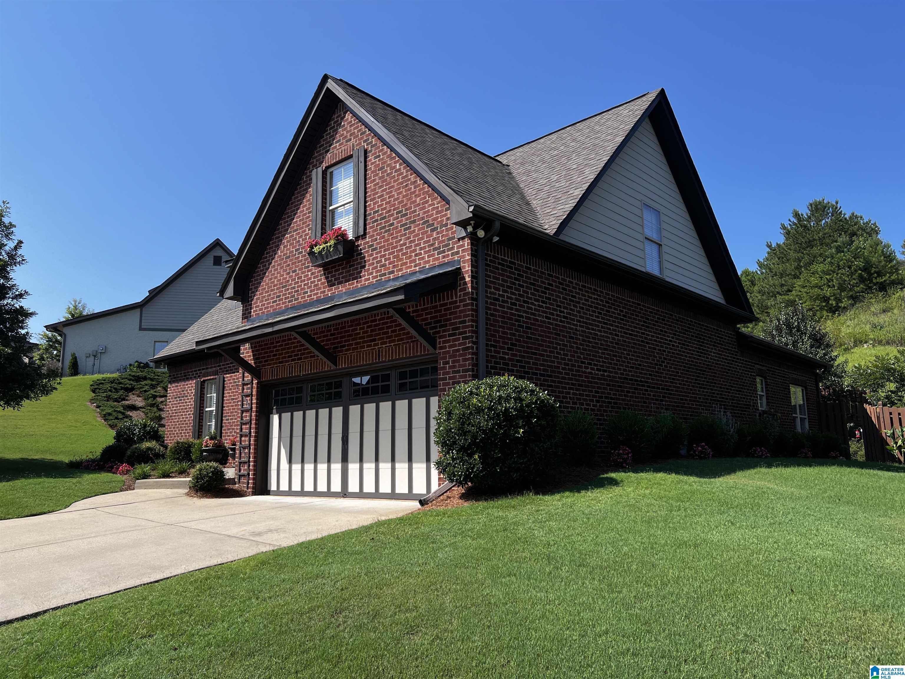 1290 Grants Way Birmingham, AL 35210 - Photo 3 of 33