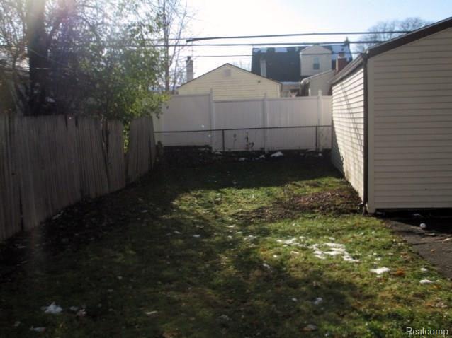 929 Princeton Road Berkley, MI 48072 - Photo 5 of 28 IMG_6370.JPG