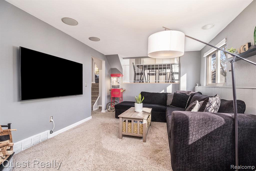 3920 Kent Road Royal Oak, MI 48073 - Photo 16 of 32