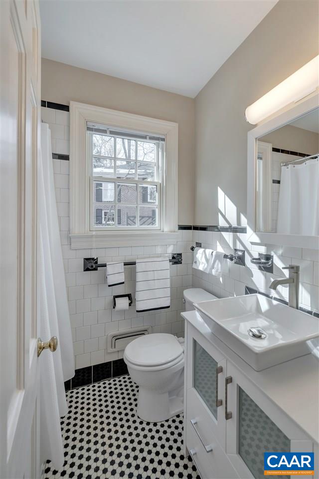 1326 Hilltop Road Charlottesville, VA 22903 - Photo 16 of 38 Gallery Image 16