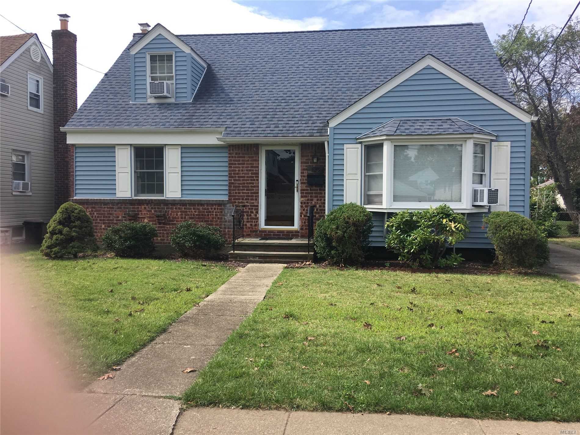 129 White Road Mineola, NY 11501 - Photo 1 of 1 Gallery Image 1