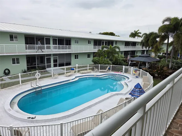 $1,500 | 2100 Northeast 38th Street, Unit 210, Lighthouse Point, FL 33064