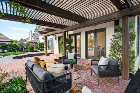 $3,798,800 | 214 South Ridge Court, Danville, CA 94506