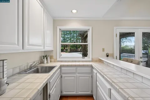 $3,798,800 | 214 South Ridge Court, Danville, CA 94506