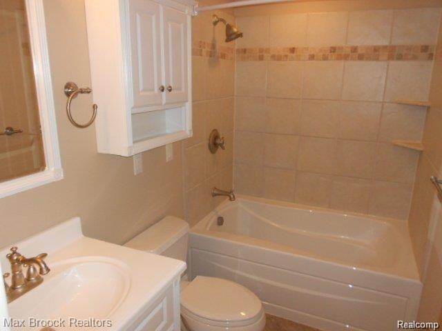 28041 West Nine Mile Road Farmington Hills, MI 48336 - Photo 5 of 9