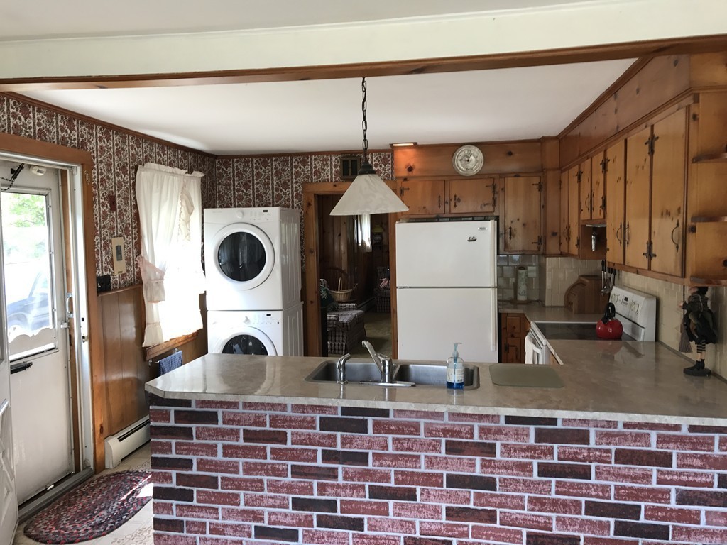 109 Spring Street Hopkinton, MA 01748 - Photo 3 of 26 Gallery Image 3