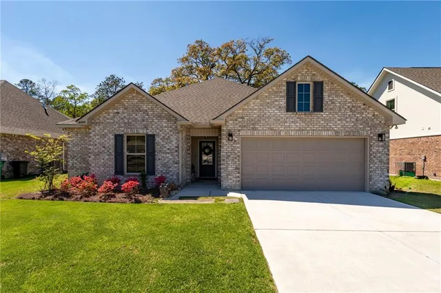 $2,400 | 68919 Calco Drive, Mandeville, LA 70471