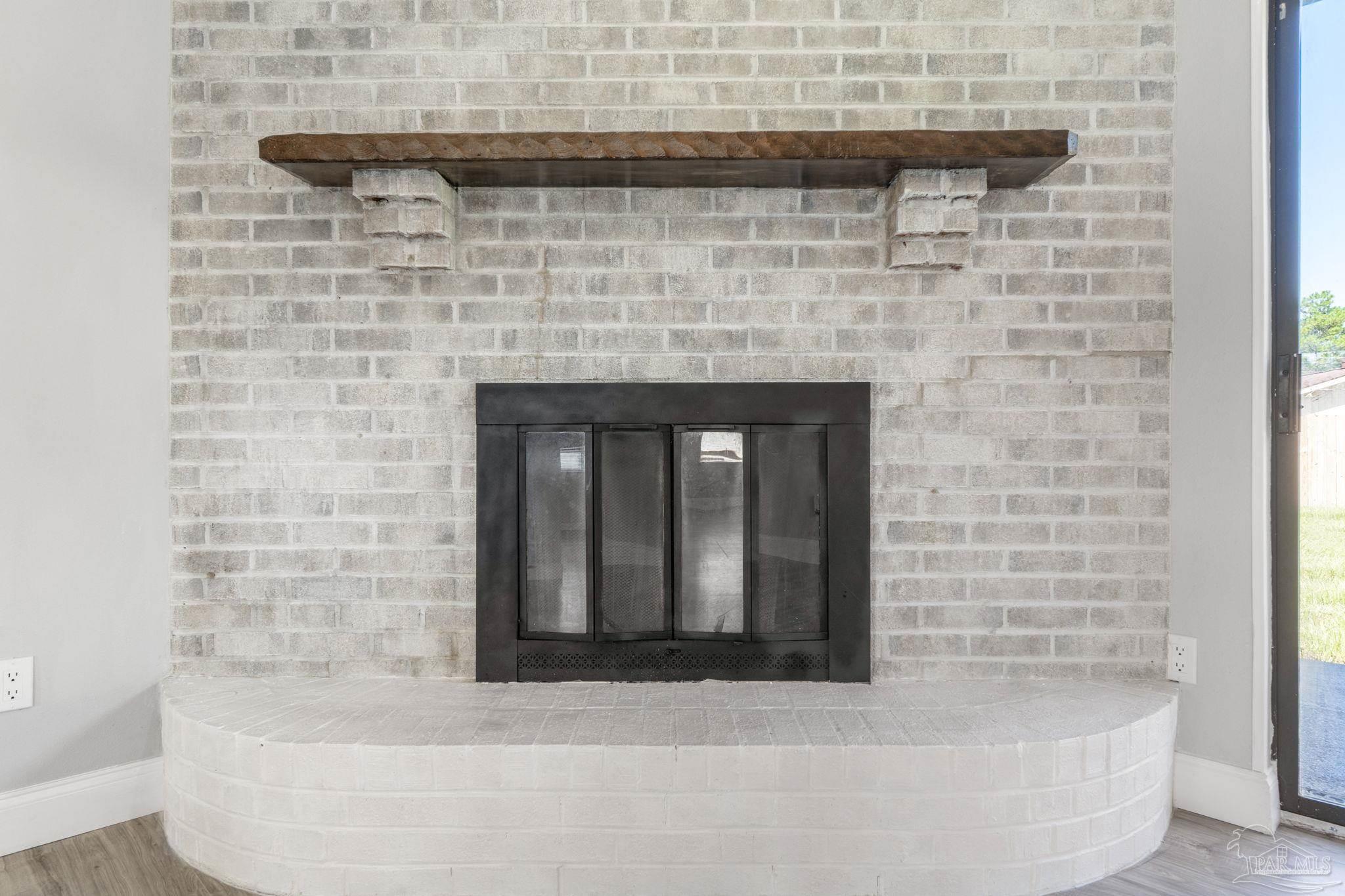 2501 Argle Road Cantonment, FL 32533 - Photo 13 of 36 a bathroom with a bathtub