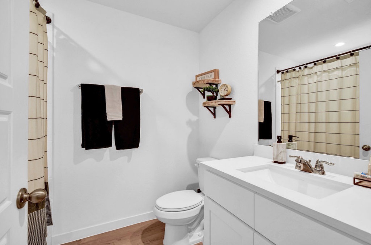 328 Amy Street Angleton, TX 77515 - Photo 14 of 26