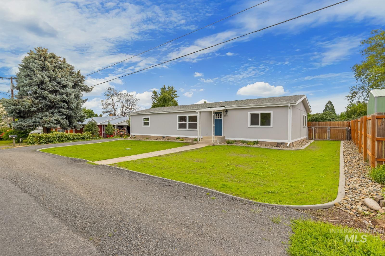 3117 7th Street Lewiston, ID 83501 - Photo 1 of 48