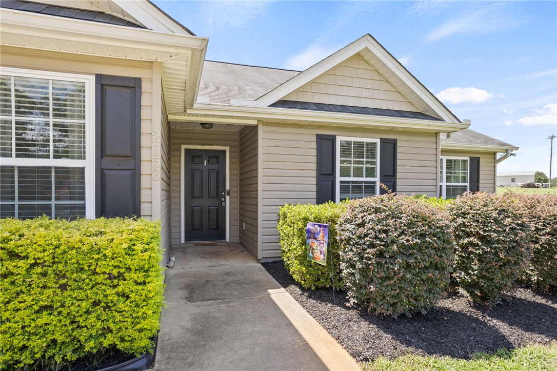 2153 Scarborough Road Anderson, SC 29626 - Photo 4 of 29