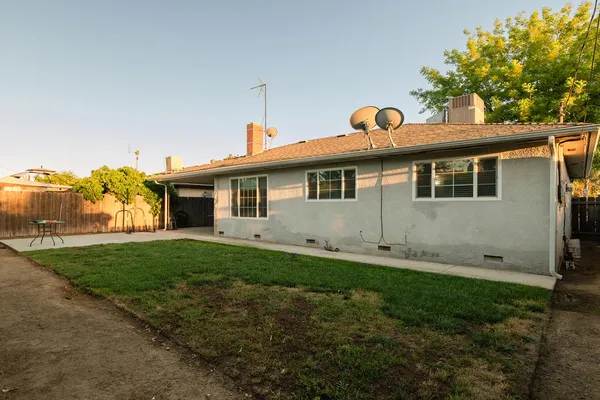 $344,900 | 3449 East Fairmont Avenue, Fresno, CA 93726