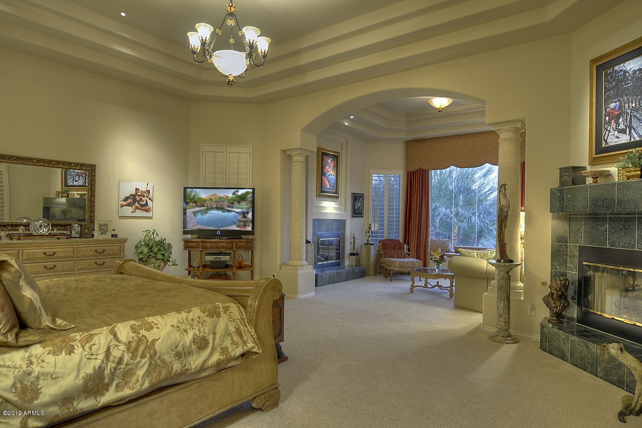 4707 East Rd Runner Place Paradise Valley, AZ 85253 - Photo 16 of 31 Master Bedroom Suite