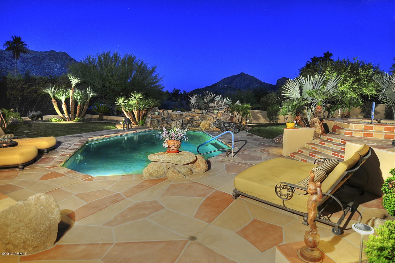 4707 East Rd Runner Place Paradise Valley, AZ 85253 - Photo 29 of 31 Evening at the Pool