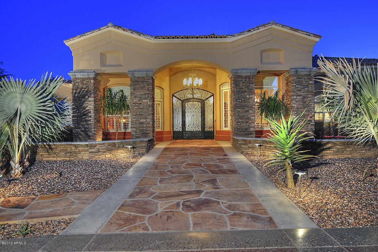 4707 East Rd Runner Place Paradise Valley, AZ 85253 - Photo 3 of 31 Front Entrance