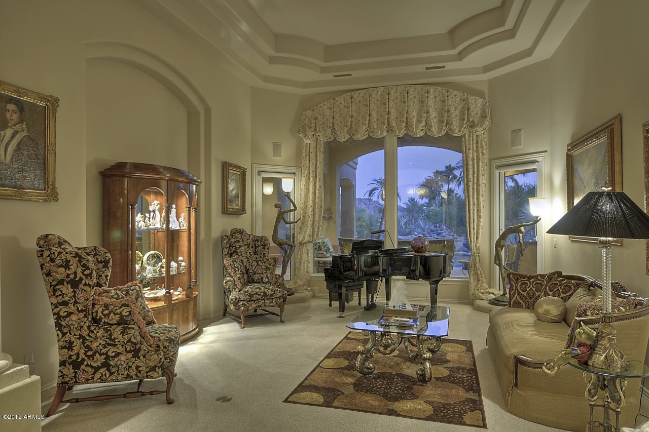 4707 East Rd Runner Place Paradise Valley, AZ 85253 - Photo 9 of 31 Formal Living Room