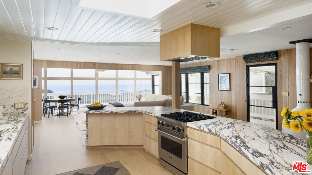 29500 Heathercliff Road, Unit 138 Malibu, CA 90265 - Photo 4 of 20