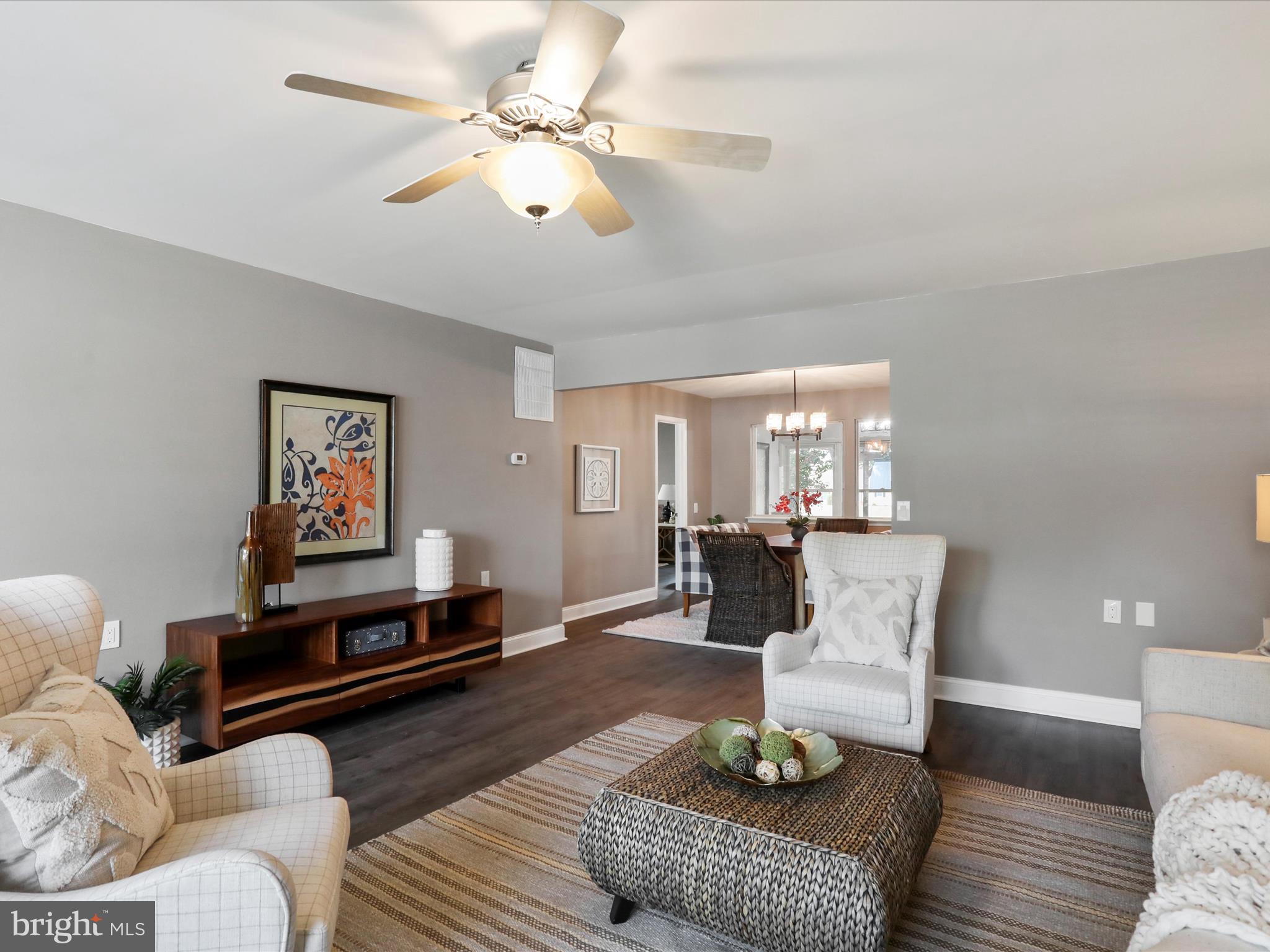 7041 Catalpa Road Frederick, MD 21703 - Photo 7 of 42 Large Open Livingroom