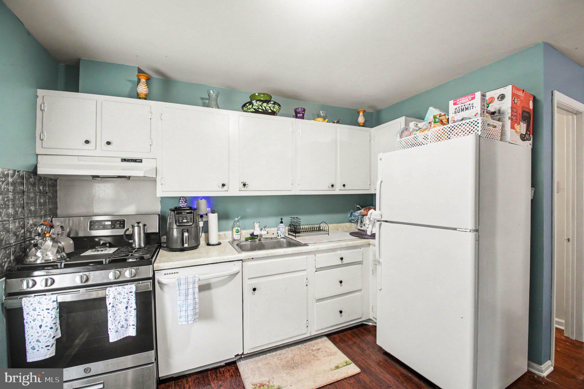 10100 Tasker Drive Manassas, VA 20109 - Photo 11 of 29 Kitchen
