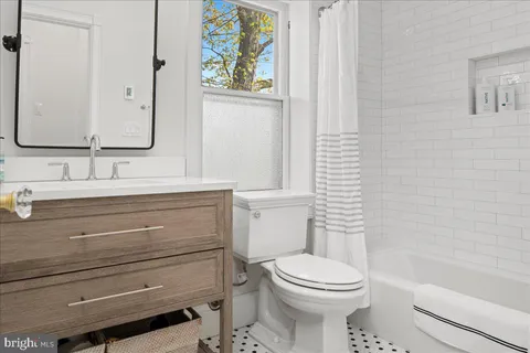 $2,999,000 | 194 North Chancellor Street, Newtown, PA 18940