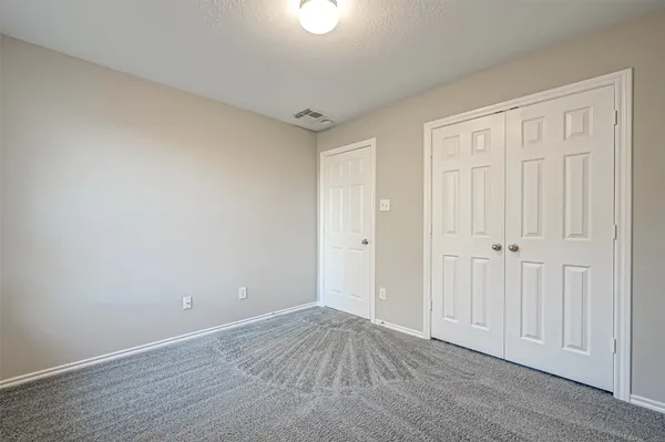 $2,100 | 458 Ashford Cove, Dickinson, TX 77539