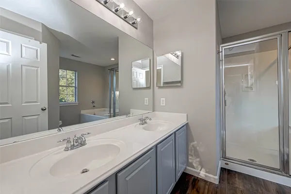$2,100 | 458 Ashford Cove, Dickinson, TX 77539
