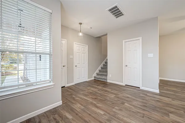 $2,100 | 458 Ashford Cove, Dickinson, TX 77539