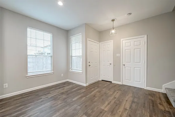 $2,100 | 458 Ashford Cove, Dickinson, TX 77539