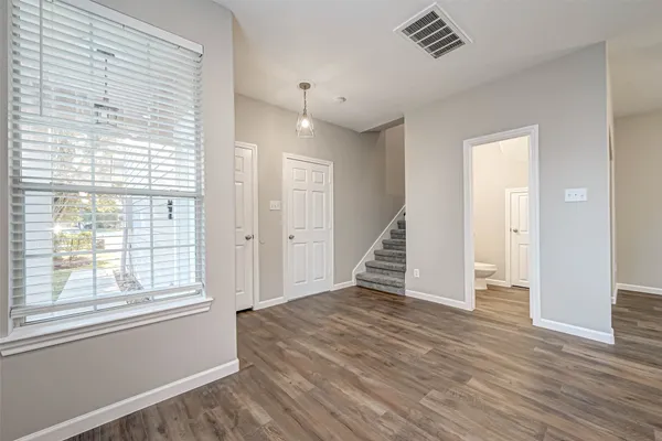 $2,100 | 458 Ashford Cove, Dickinson, TX 77539