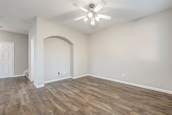 $2,100 | 458 Ashford Cove, Dickinson, TX 77539