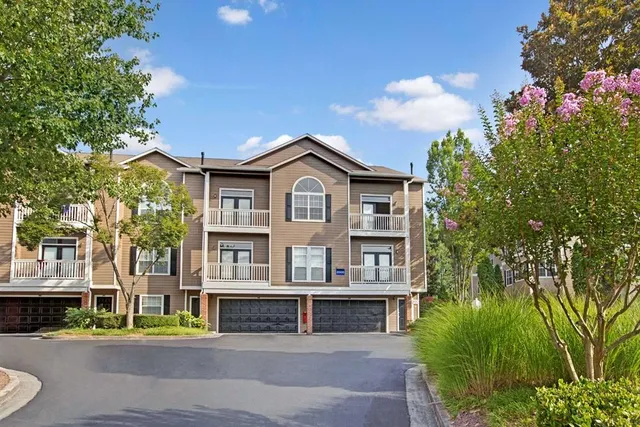 $1,995 | 7150 Peachtree Dunwoody Road, Unit 612, Atlanta, GA 30328