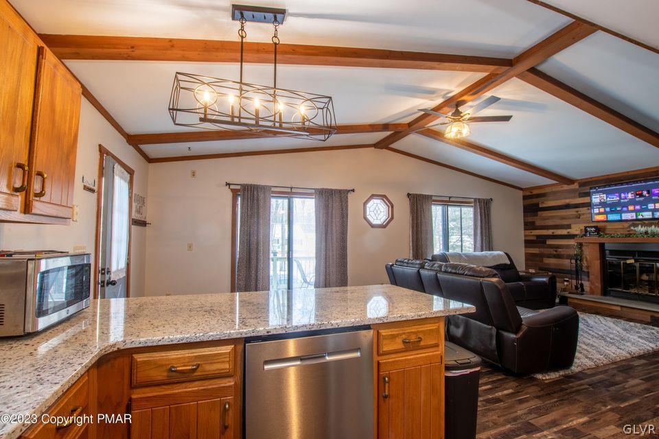 3229 Beech Ridge Drive Pocono Summit, PA 18346 - Photo 4 of 34 Gallery Image 4