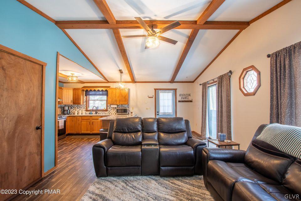 3229 Beech Ridge Drive Pocono Summit, PA 18346 - Photo 5 of 34 Gallery Image 5