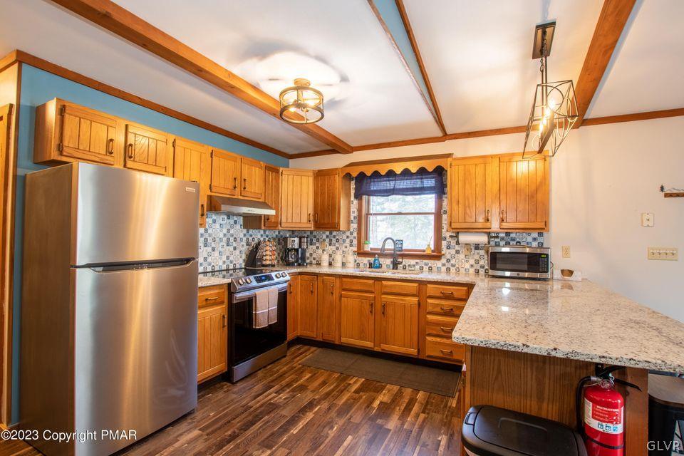 3229 Beech Ridge Drive Pocono Summit, PA 18346 - Photo 6 of 34 Gallery Image 6