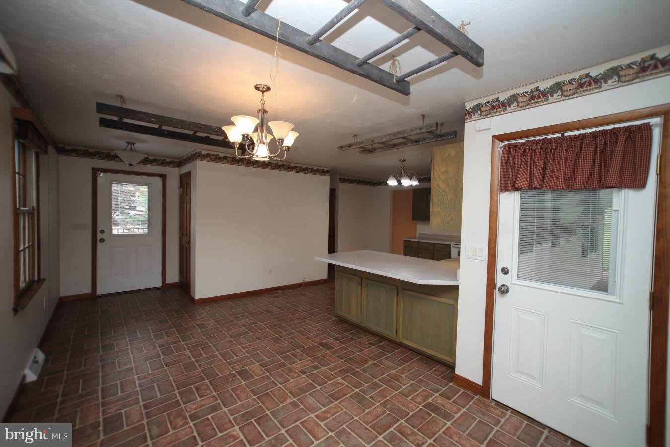 8639 Maple Grove Road Spring Grove, PA 17362 - Photo 16 of 61 Breakfast nook