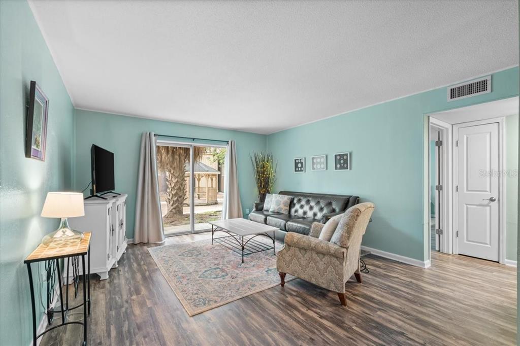507 Northwest 39th Road, Unit 110 Gainesville, FL 32607 - Photo 3 of 27