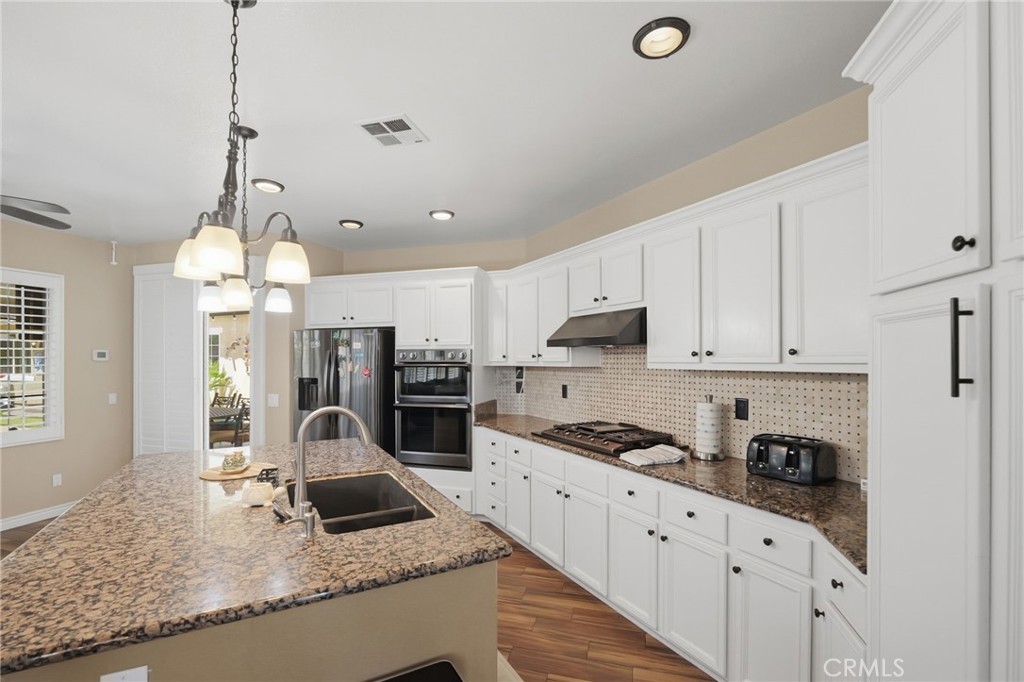 5526 Cheyenne Court Rancho Cucamonga, CA 91739 - Photo 11 of 46 Kithen