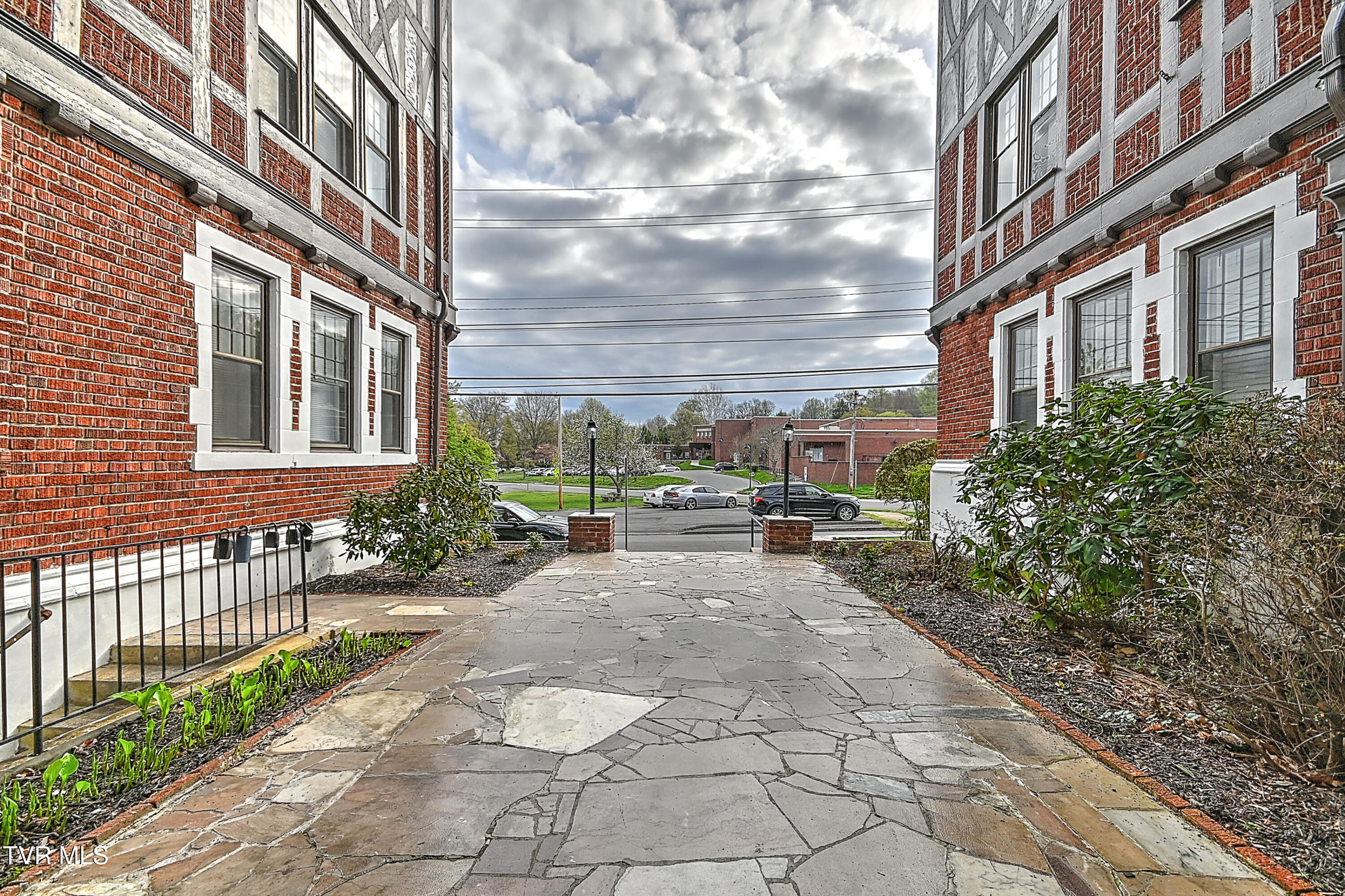 701 West Locust Street, Unit 31 Johnson City, TN 37604 - Photo 5 of 34 W Locust #31 BS-6