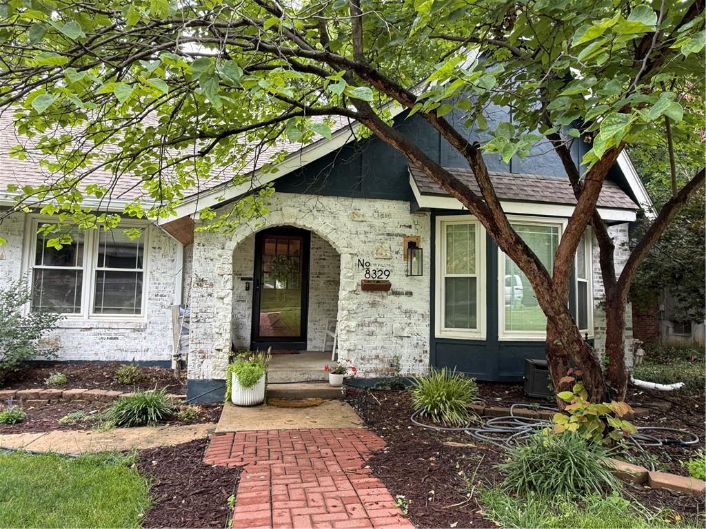 8329 Rosehill Road Lenexa, KS 66215 - Photo 2 of 7