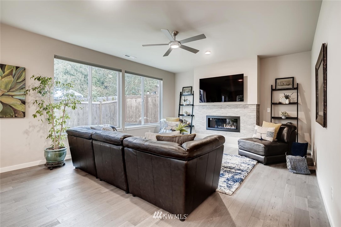17522 Clover Road Bothell, WA 98012 - Photo 4 of 25
