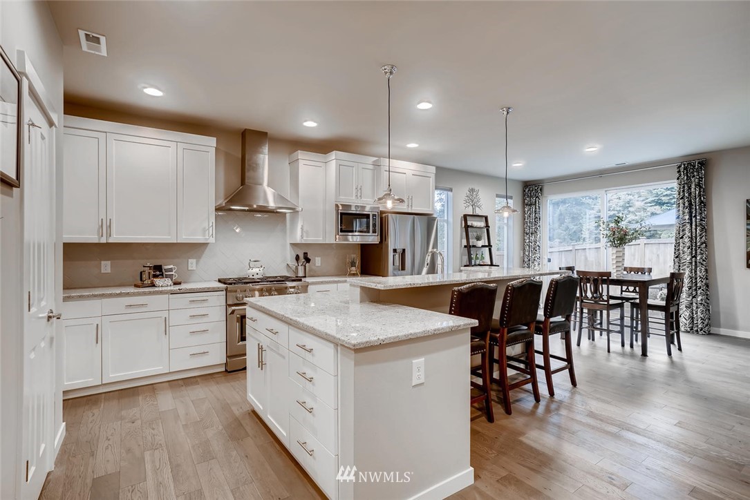 17522 Clover Road Bothell, WA 98012 - Photo 8 of 25