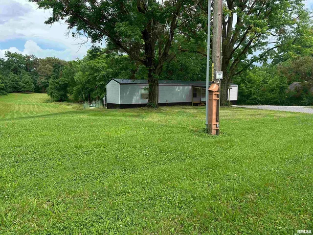 $84,900 | 615 Liberty Road, Harrisburg, IL 62946