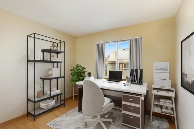 $244,900 | 350 Windsor Court, Unit D, South Elgin, IL 60177